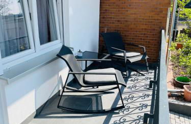 Prime Host Balcony Apartment - Photo 20