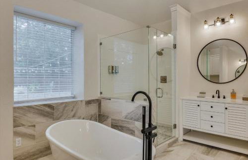 Luxurious 5 Bedroom Retreat with Pool - Foto 18