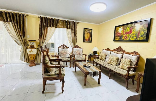 House w 3 Bedrooms And 3 Baths - Free Parking - Photo 10