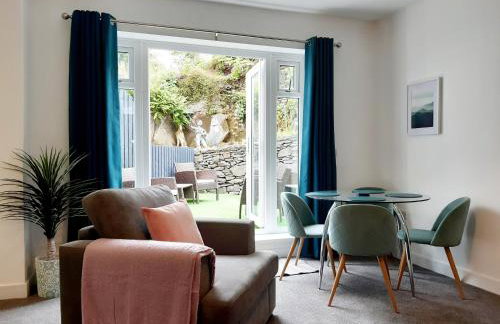 No's 7 and 8 Llewelyn Apartments - Photo 2