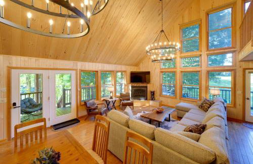 Riverfront West Virginia Cabin with Screened-In Deck - Foto 5