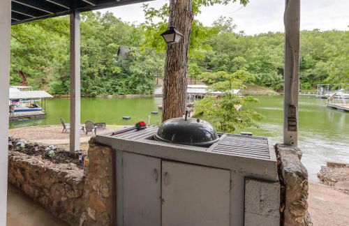 Dock and Screened Porch Lake of the Ozarks Getaway! - Foto 27