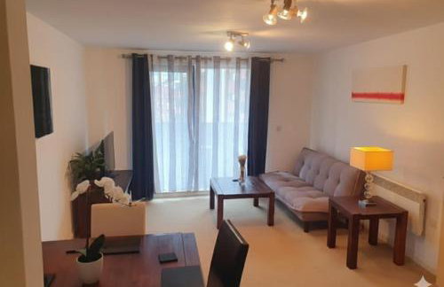 Stylish City Centre Apartment near The Cube - Photo 3