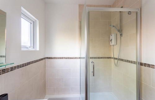 5 Bed Seaside Property with Garden , Parking and Games Room - Foto 66