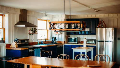 The Barn at Evermore: riverfront retreat w/hot tub - Photo 3