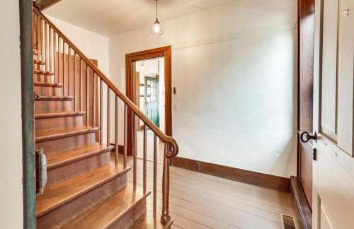 Timeless Winesburg Farmhouse with Deck - Foto 20