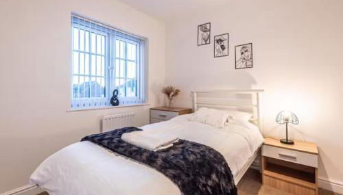 Family-Friendly 4-Bedroom House in Moston with Parking and Garden - Foto 5