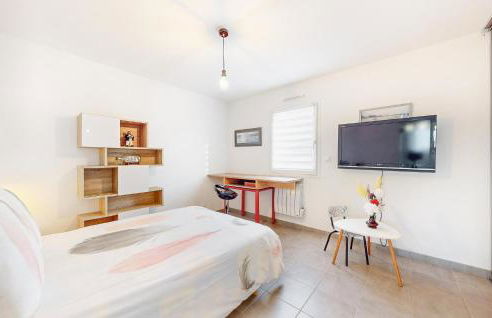 2 Bedroom Amazing Home In Landévant - Foto 9