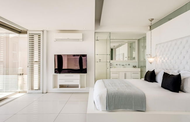 Villa Bleu Blanc in Camps Bay With Pool and Views - Foto 51