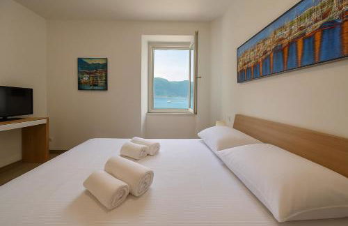 LAKEFRONT HOME RESIDENZA IL GALLO IN RIVA AL LAGo - Foto 1