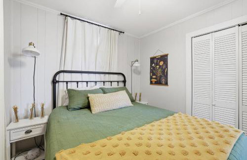 The Sapphire Shore Cottage with Dock! home - Foto 21