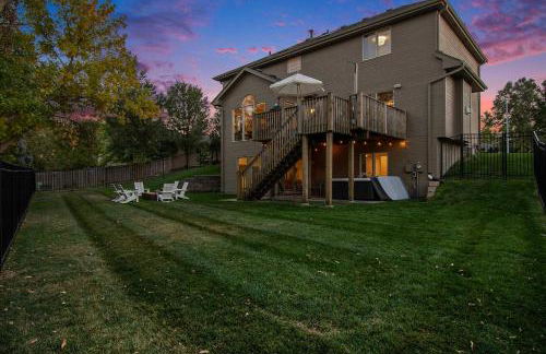 Stunning 5BR Villa Large Hot Tub & Scenic Yard - Foto 70