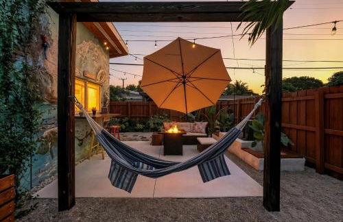 Private Retreat with Yard Near Hard Rock Stadium - Photo 9