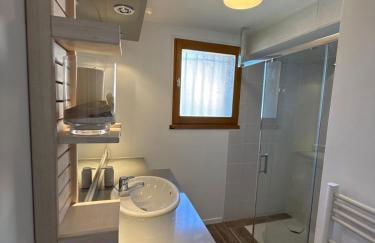 T2 meublé 42m2 avec terasse - Photo 5