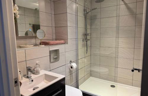 Centrally located apartment in Duke Street- free parking- two bathrooms - Foto 3