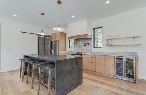 Contemporary Mountain Holiday Home with Hot Tub - Foto 9