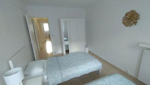 5 mn, 450m walk Metro La Defense, 3 bedrooms, Parking - Foto 4