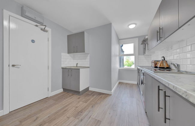 Serviced Ensuite Room In West Drayton London UB7 - Photo 6