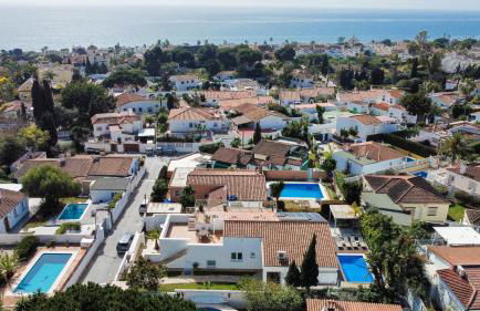 Villa Madrugada, beachside villa in Costabella - Photo 37