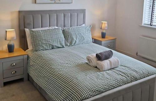 House - Sleeps 8 - Parking - Garden - Foto 1