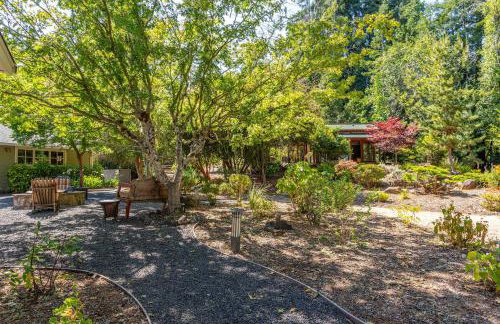 10 Acre Estate with Views Teahouse and Pickleball Court - Foto 64