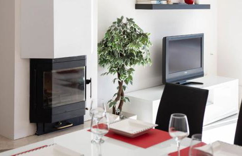 Three-Bedroom Apartment In Ostrvica - Photo 26