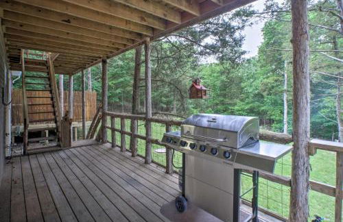 Lakeside Blue Eye Escape with Game Room and Hot Tub! - Foto 29