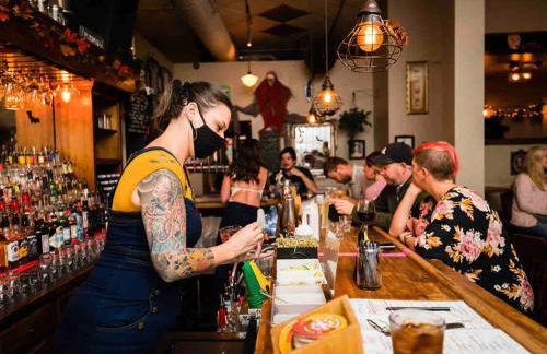 Bright Downtown Asheville Apt with Balcony, Walk Everywhere - Foto 21