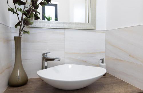 Villa Supernus with Heated Pool - Foto 26