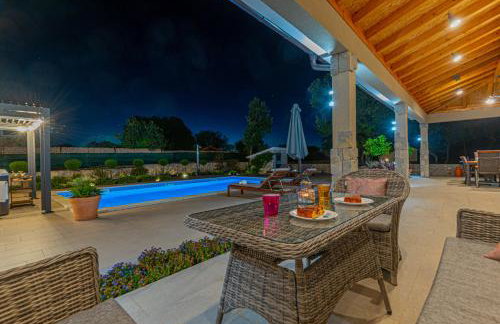 Villa Romansa Miljevci near Krka National Park - Photo 38