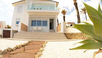 Vistas y terraza panorámica frente al mar en Denia, Las Rotas - Photo 4