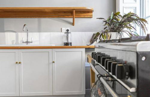 Ultra Luxury Central 2 BR Apartment By AltoLuxoExperience Short Lets & Serviced Accommodation With Free Wifi & Parking - Foto 32