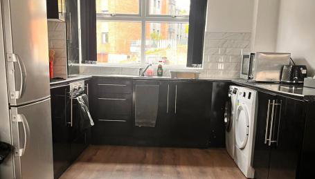 Sofi's Stay, Cosy 3 bed house, 5 mins Walk to Leeds City Centre - Foto 4, stove, toaster