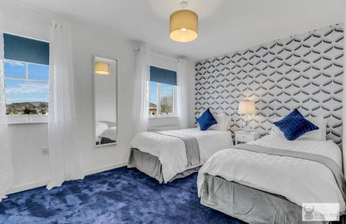 Spacious Whitwick Stay 3-Story House - Photo 17