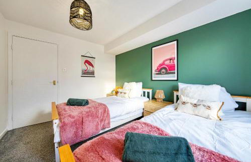 2BR Flat with Free Parking in Central Location - Foto 14