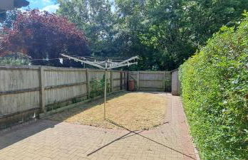 Charming 3 bed near A1 and central Peterborough - Photo 19