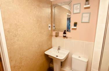 Bond Central - City Centre Oasis - Photo 9