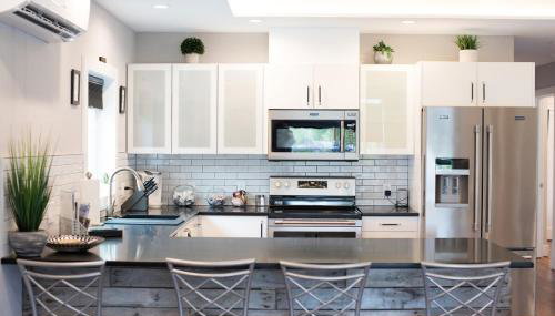 Eclipse Hot tub and billiards in Downtown Geneva - Foto 4