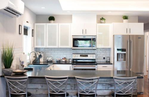 Eclipse Hot tub and billiards in Downtown Geneva - Foto 4