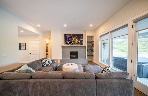 Gearhart Getaway - Gated Community Home w/ Hot Tub, Walk to Beach - Foto 10