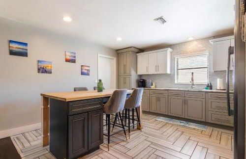 Spacious 3-BR Home with Patio, Firepit & BBQ! - Foto 4