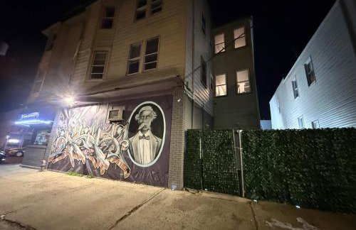 EWRBNB - Rare Find! Huge 3BR Apartment with Open Layout minutes from Newark Airport & NYC - Apartment # 2 - Foto 3