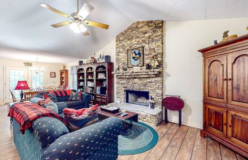 Holly Forest Hideaway - Photo 6
