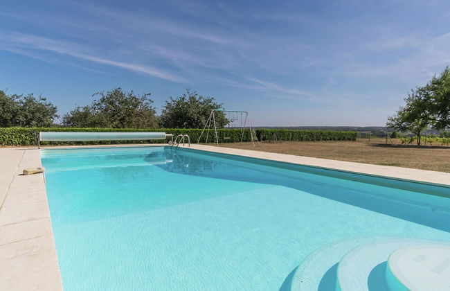 Charming Holiday Home in Montrichard With Pool - Foto 46