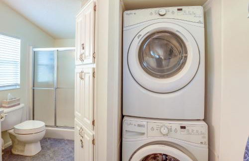 Pool Access, Walk to Beach! Cozy Jensen Beach Home - Photo 14