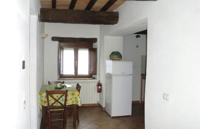 Stay With Local Flavors - Photo 6