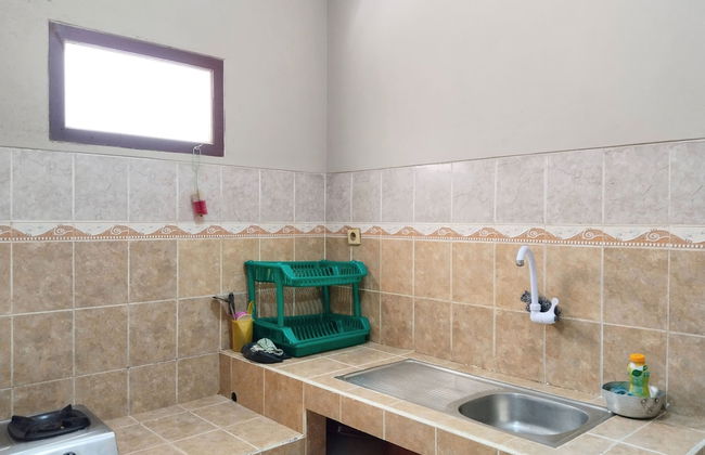 Villa Yustisia Curug 7 Cilember - Foto 19