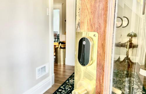 3 story, 100 year-old home, 4BR, 3 king & 2 queen beds - Foto 27