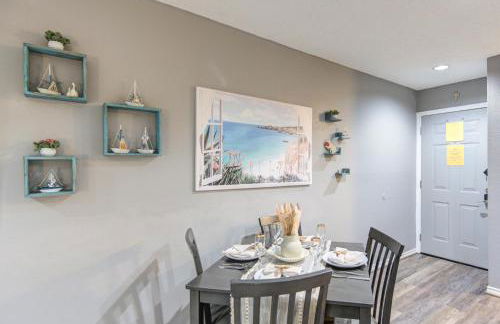 Serene Lakeside Beauty - Photo 5