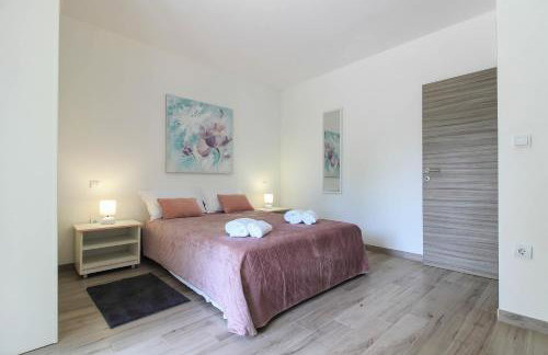 Wonderful villa wit pool surrounded by nature, high level of privacy a few minutes to the beach and town center by car by WiiBuk - Foto 47